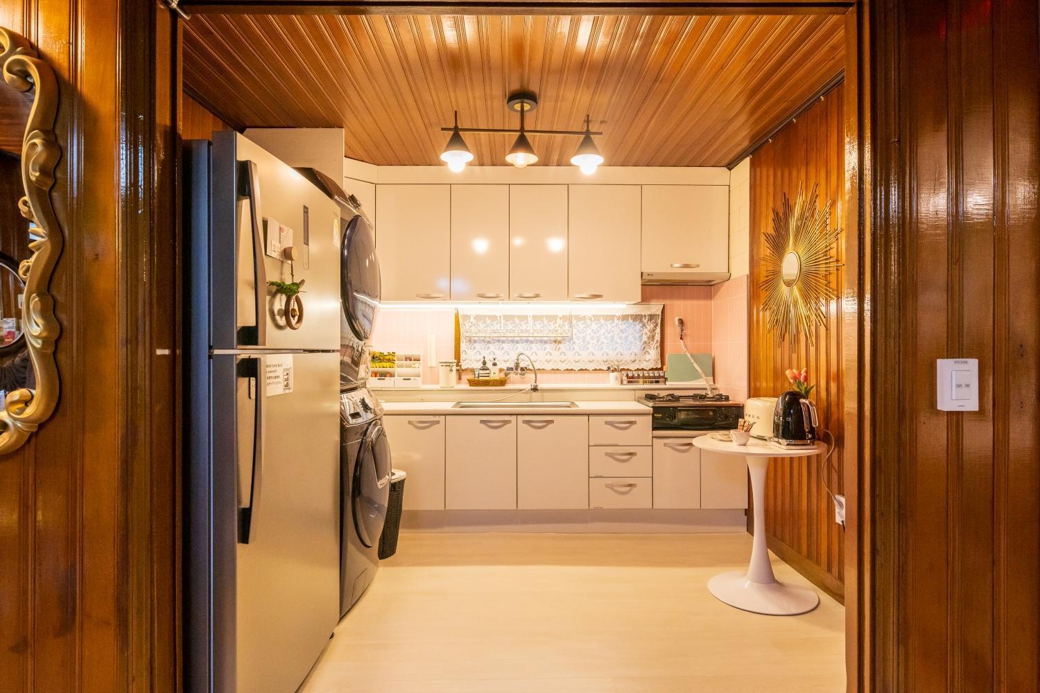 Station Apartment Seoul
